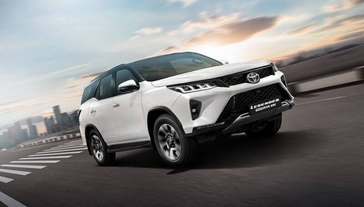BOOK FORTUNER 2024 FOR SELF DRIVE RENTAL IN delhi - grandride.in